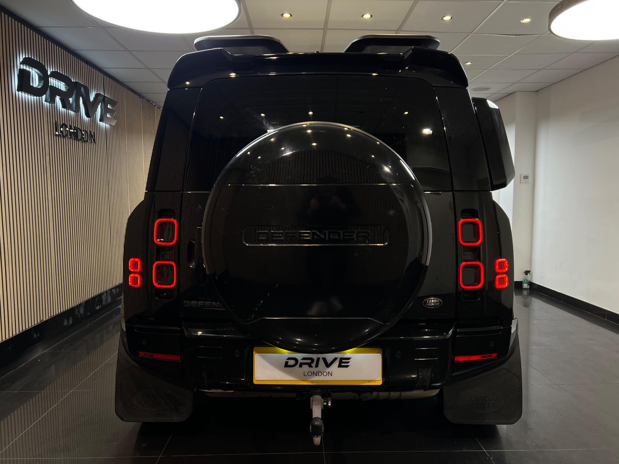 Land Rover Defender 110